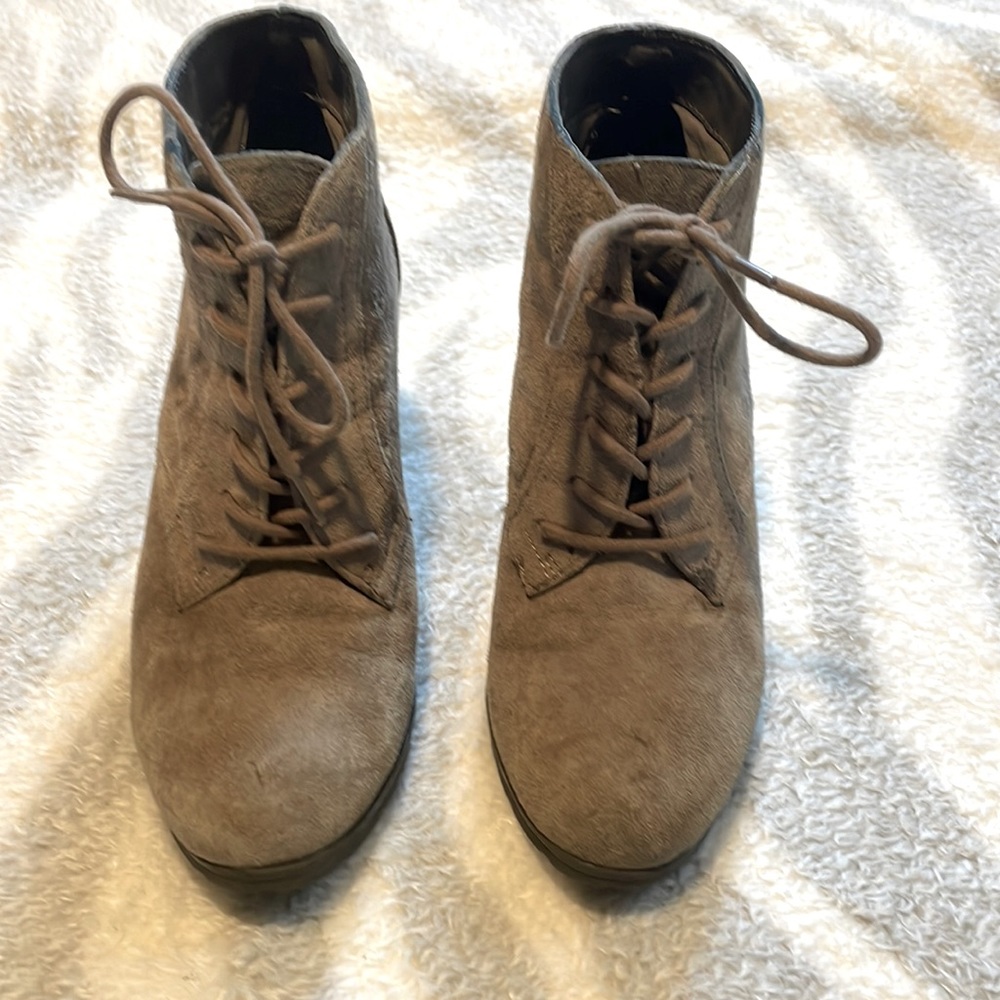 White Mountain Tan Lace-Up Heeled Booties, Size 7M